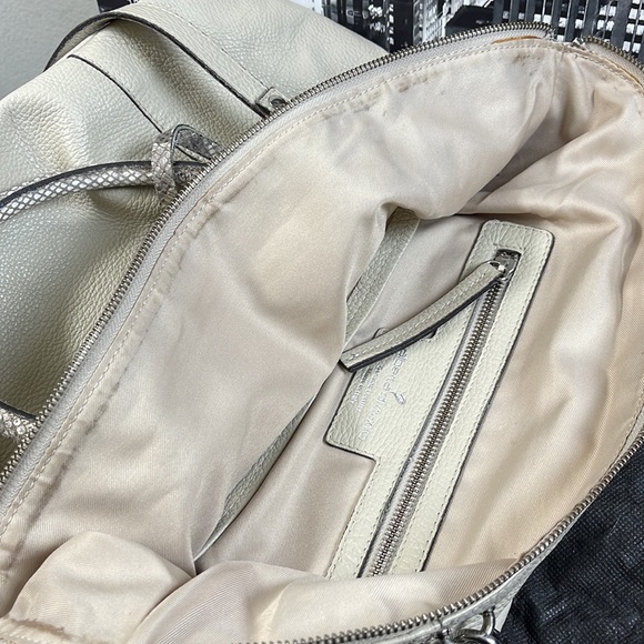 Alberta Di Canio Italian Made beige or stone color Leather crossbody or shoulder - Picture 12 of 15